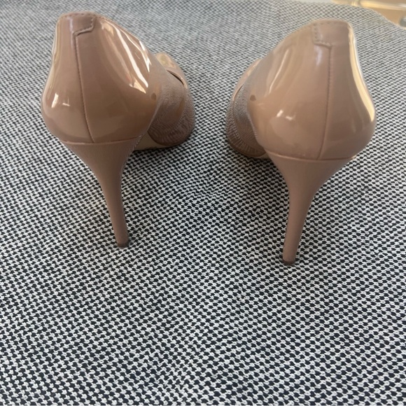 BCBGeneration sz 8.5 high stiletto heels in nude patent with pointed toe - Picture 2 of 6